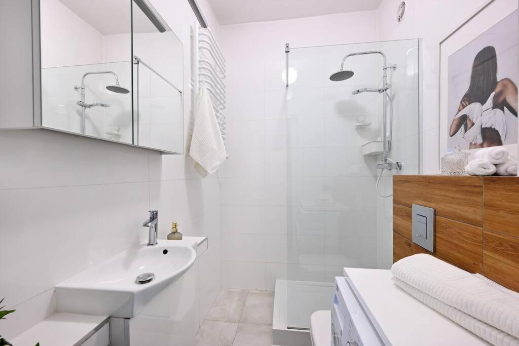 Saska Kepa -Ul. Francuska 2' Min Apartment วอร์ซอ ภายนอก รูปภาพ