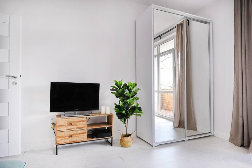 Saska Kepa -Ul. Francuska 2' Min Apartment วอร์ซอ ภายนอก รูปภาพ