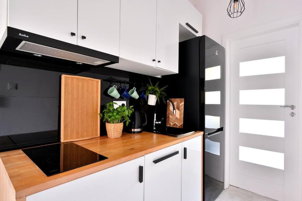Saska Kepa -Ul. Francuska 2' Min Apartment วอร์ซอ ภายนอก รูปภาพ